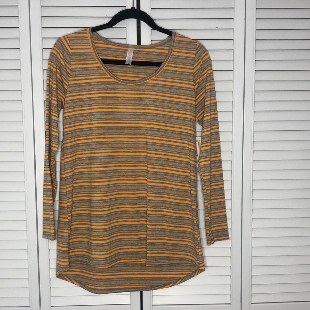 W#30 LuLaRoe Lynnae Top Size: S